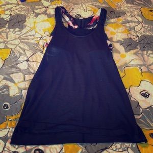 Lululemon Tank with Bra Size 6